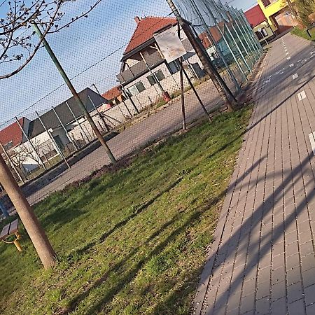 Penzion Kendy Appartement Mistrin Buitenkant foto