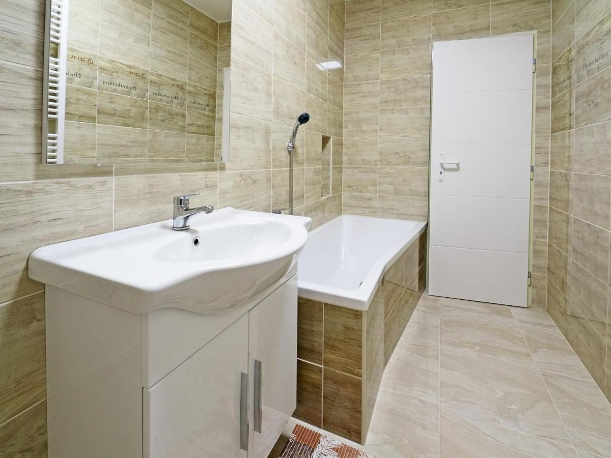 Penzion Kendy Appartement Mistrin Buitenkant foto