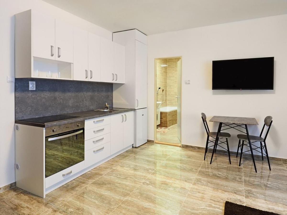 Penzion Kendy Appartement Mistrin Buitenkant foto