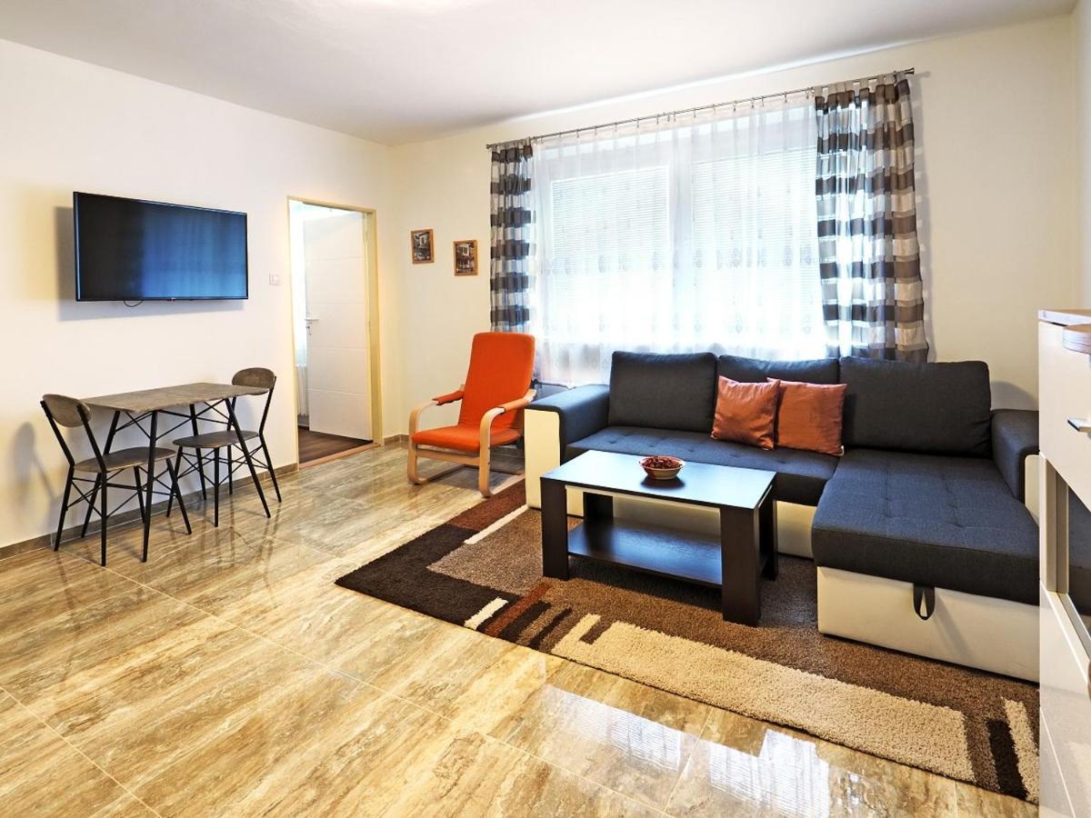 Penzion Kendy Appartement Mistrin Buitenkant foto